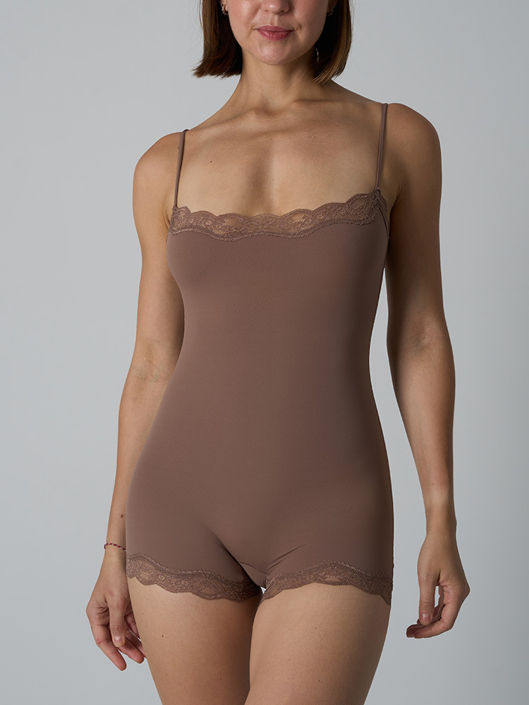Spitzenbesetzter Romper-Body – – Sewing Nylon Bewertung und Preis